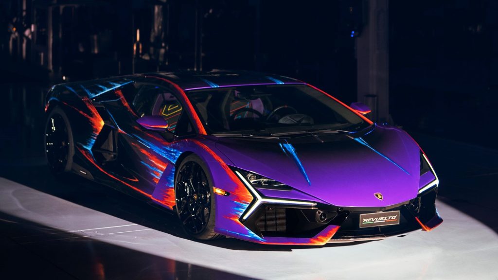 Este Lamborghini Revuelto tardó más de 400 horas en pintarse