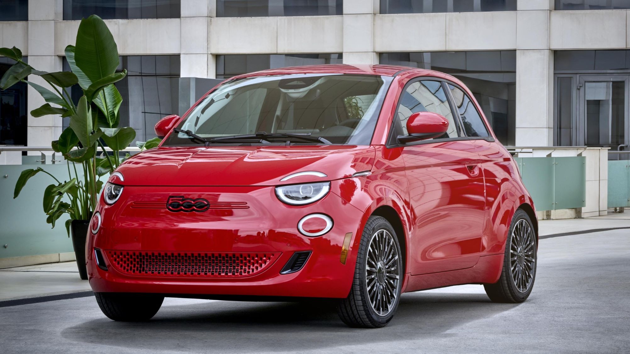 Fiat 500e: la versión eléctrica del Cinquecento llega a Estados Unidos