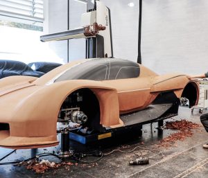 Modelado en arcilla: el proceso artesanal en el diseño de un auto