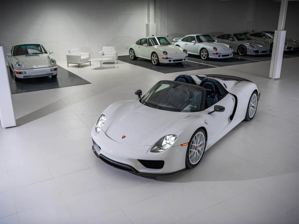Descubre la sorprendente colección de casi 1.000 maquetas de este  apasionado de Porsche
