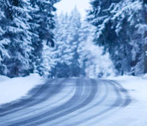 Conducir sobre nieve o hielo: los consejos que elevan la seguridad