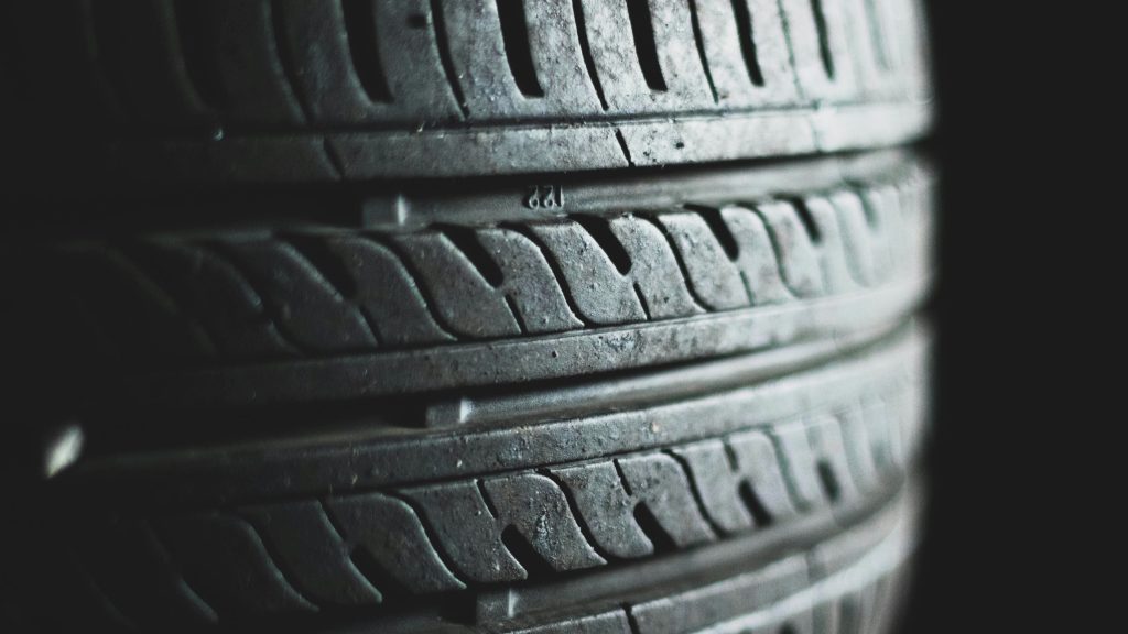 ¿Los neumáticos deteriorados aumentan el consumo de gasolina?