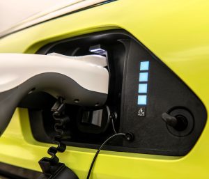 El auto eléctrico más económico y con más autonomía en Estados Unidos