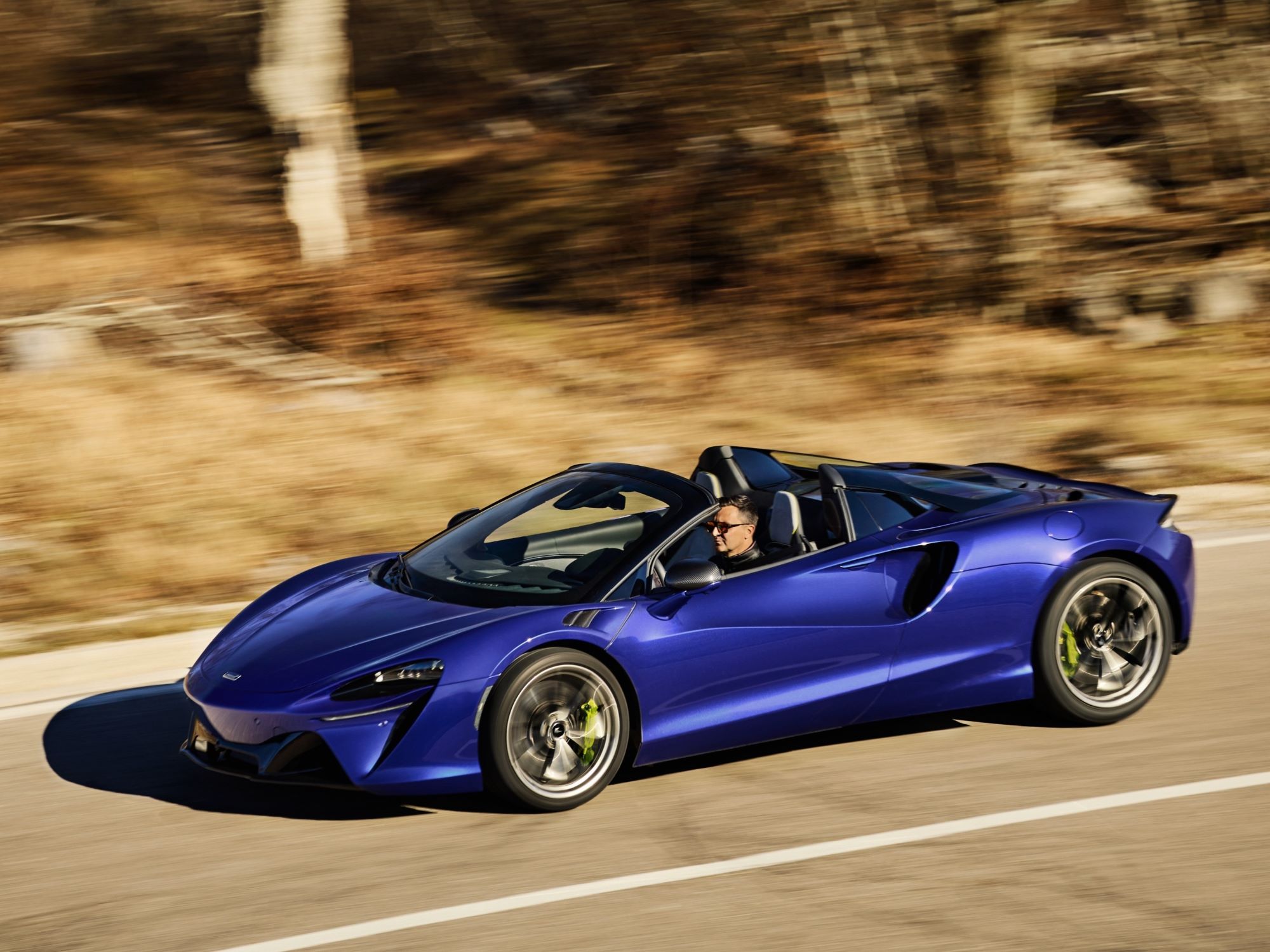 McLaren Artura Spider: un súper auto convertible de casi 700 hp