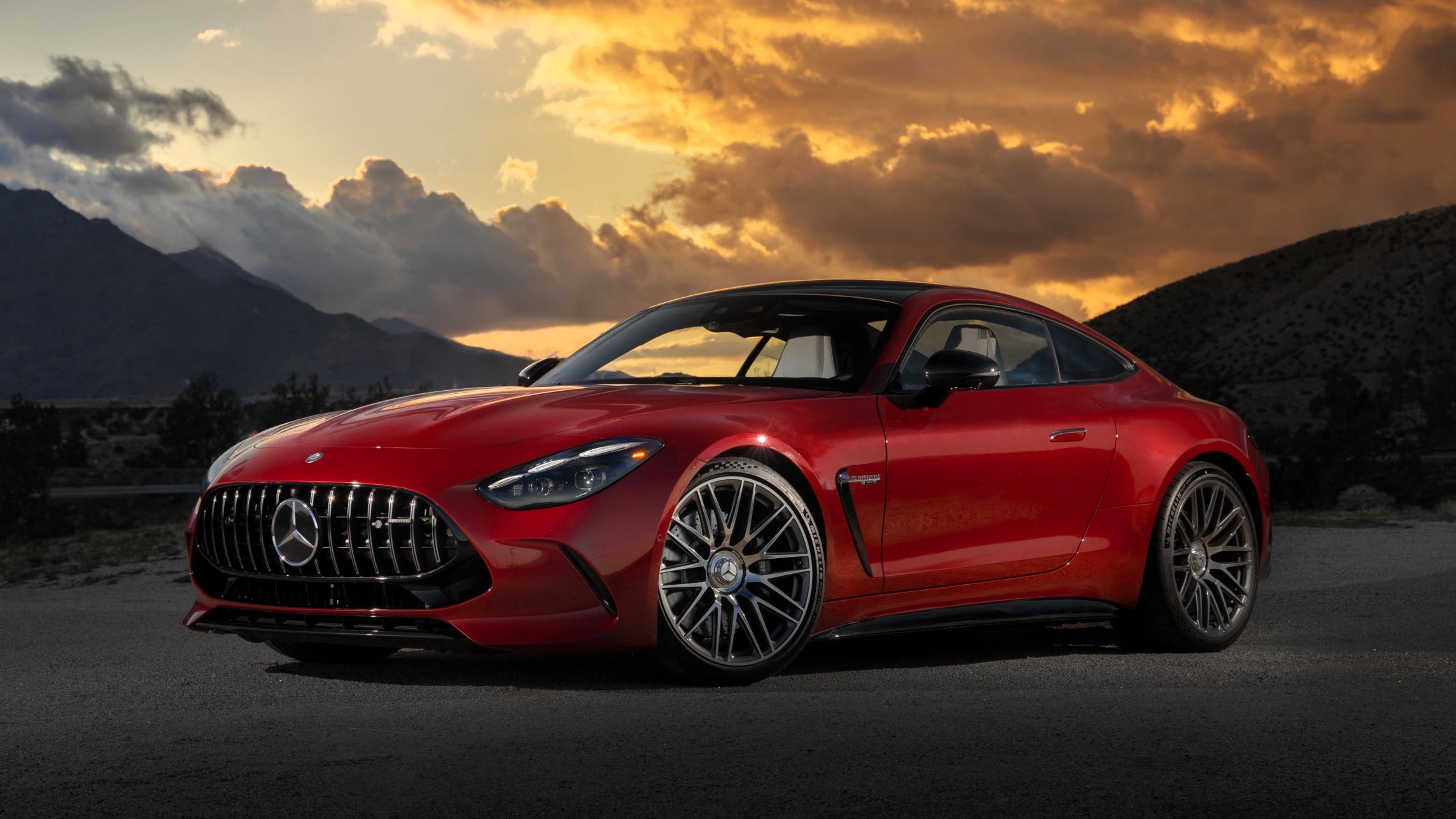 Mercedes-AMG GT: el rival incómodo del Porsche 911 es mejorado