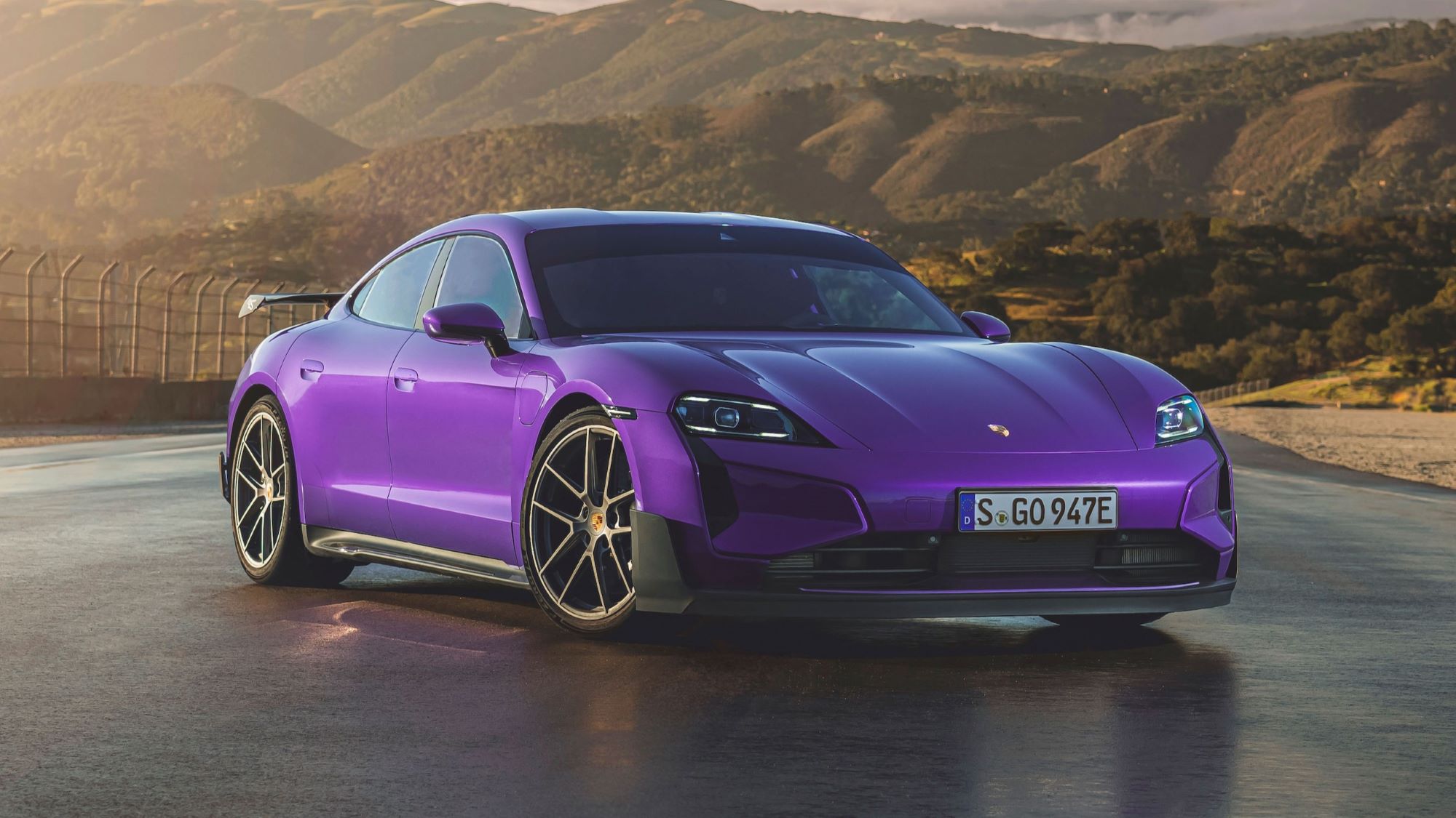 Porsche Taycan Turbo GT 2025: un sedán eléctrico con más de 1,000 hp