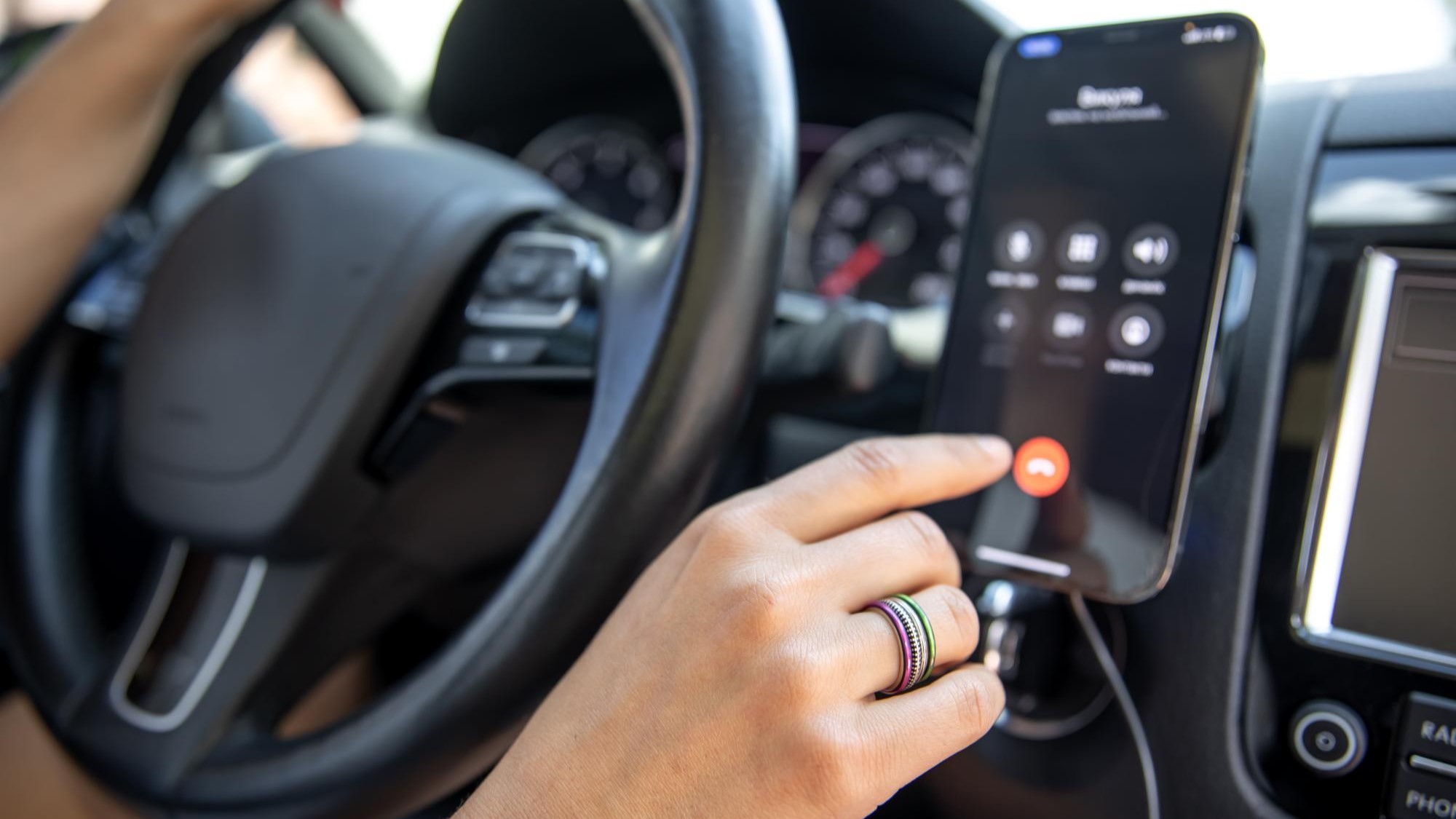 Cómo se conecta el Bluetooth en el auto de la manera más rápida 