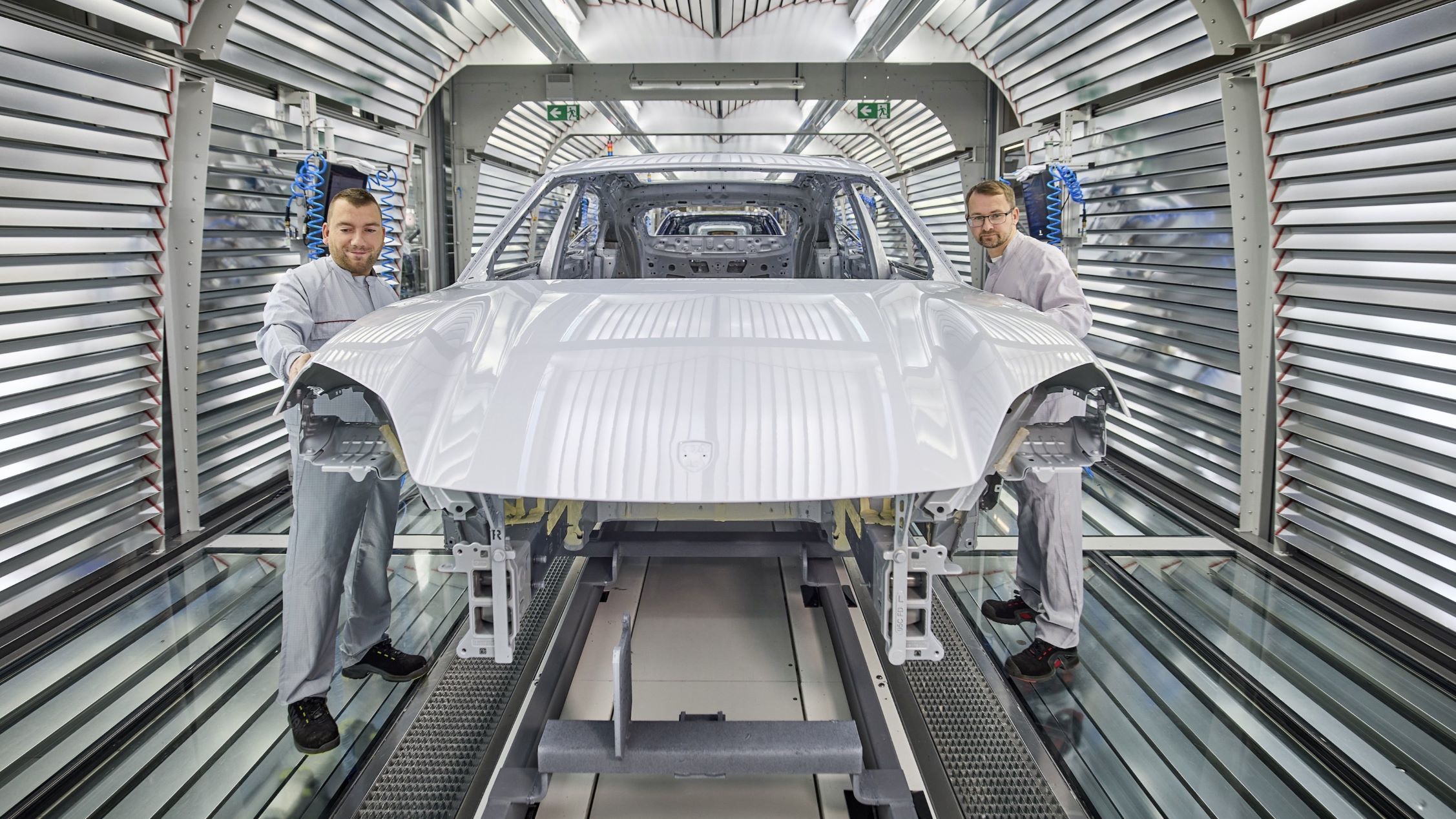 La escasez de aluminio amenaza la producción automotriz global