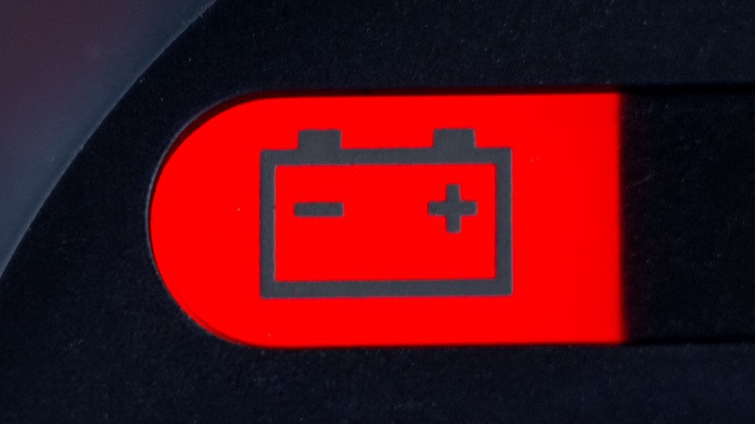 Por qué se descarga la batería del auto: Las causas más comunes