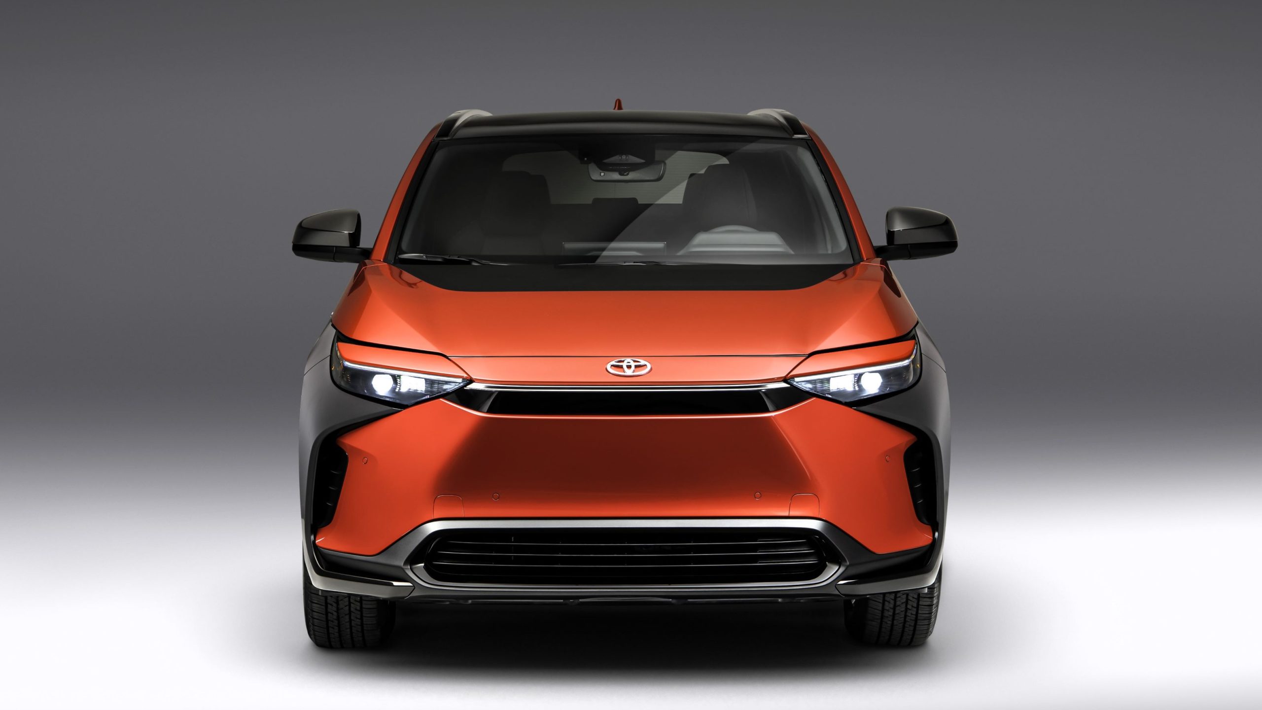 ¿Por qué Toyota reduce su producción de autos eléctricos?