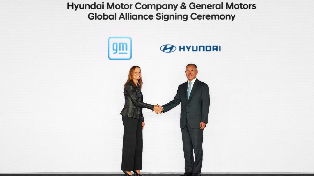 ¿Cuál es el objetivo de la asociación de GM y Hyundai Motor Company?