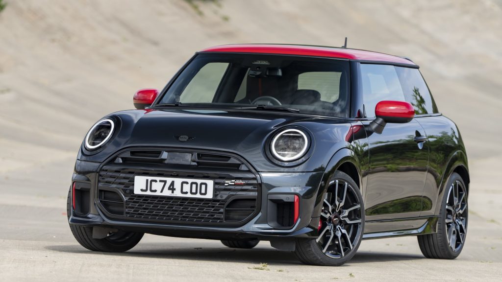 MINI John Cooper Works 2025: Características, precios y versiones 