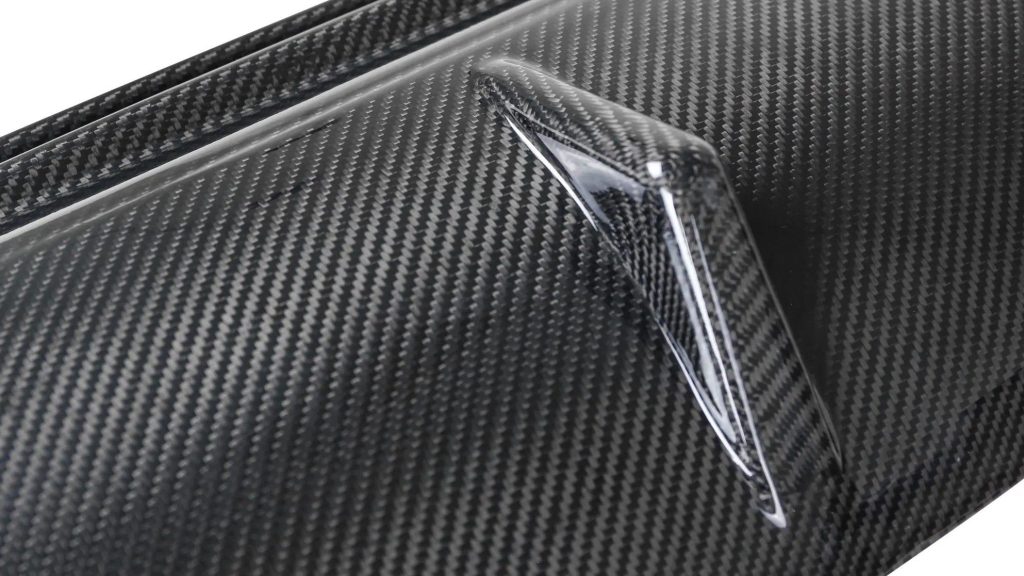 Fibra de carbono para autos: Qué es, cómo se fabrica y cuánto cuesta