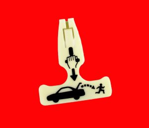 Cómo abrir la cajuela de un carro por dentro Mecanismo que salva vidas