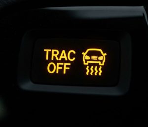 Qué significa Trac off en un carro Una luz más del tablero