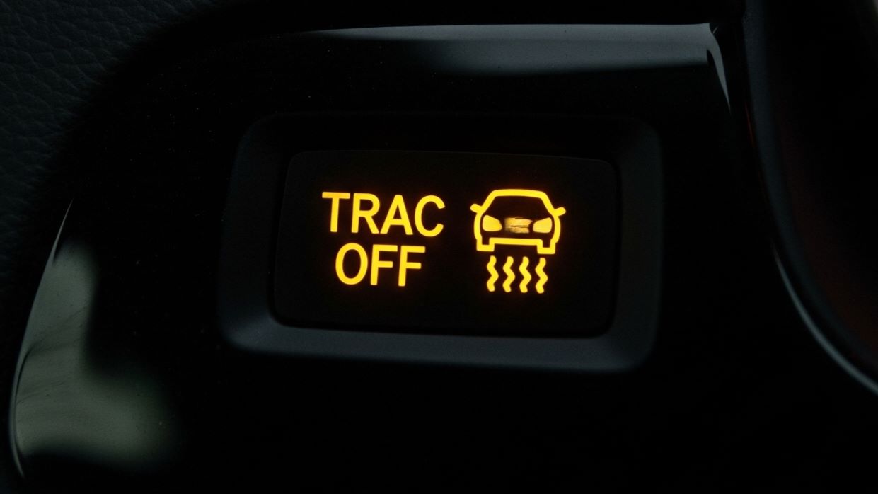 Qué significa Trac off en un carro Una luz más del tablero