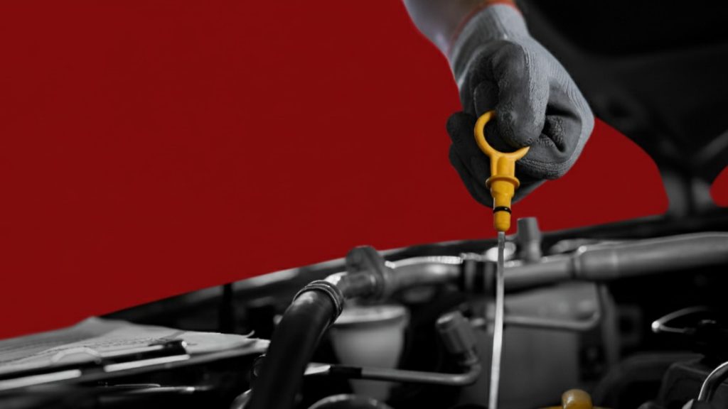 Cómo revisar el nivel de aceite de carro ¿En frío o en caliente