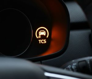 Qué significa TCS en un carro y cuál es la función