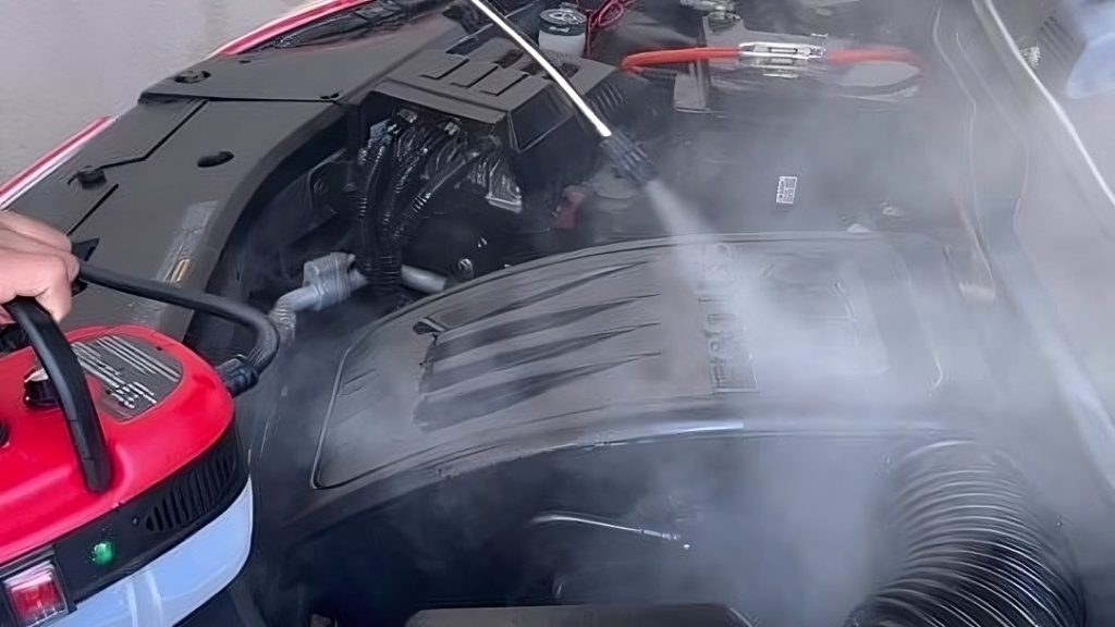 Máquina de vapor para limpiar motores de carros