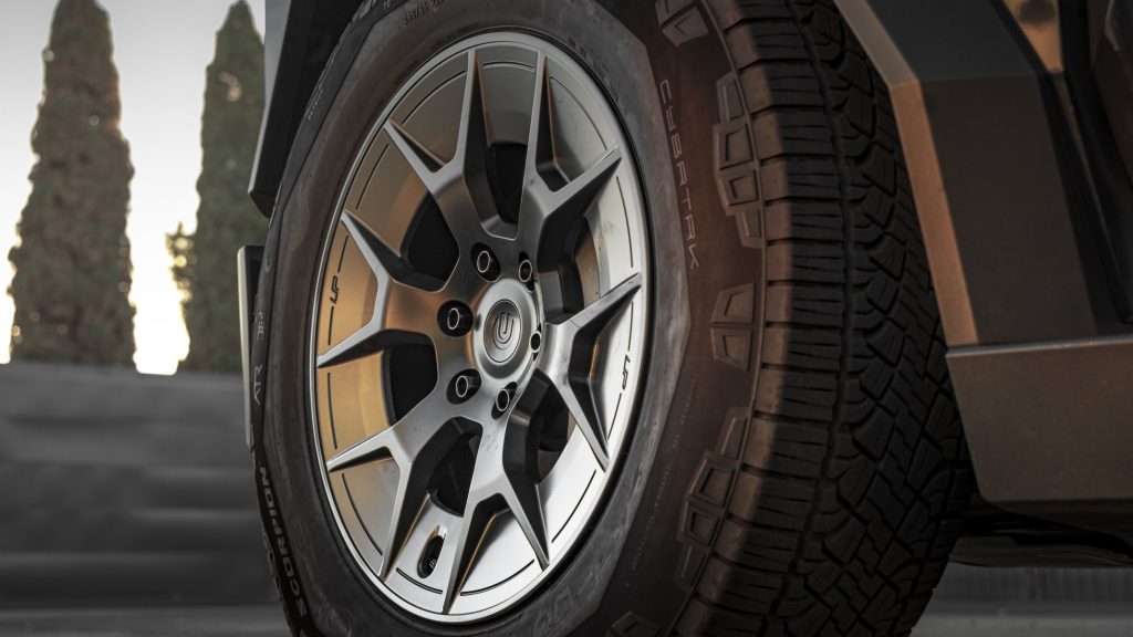 El error en las ruedas de la Tesla Cybertruck y su solución real 