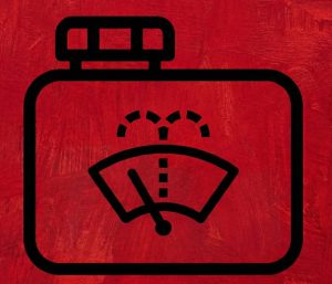 Limpia vidrios de carro ¿Usar agua o líquido comercial