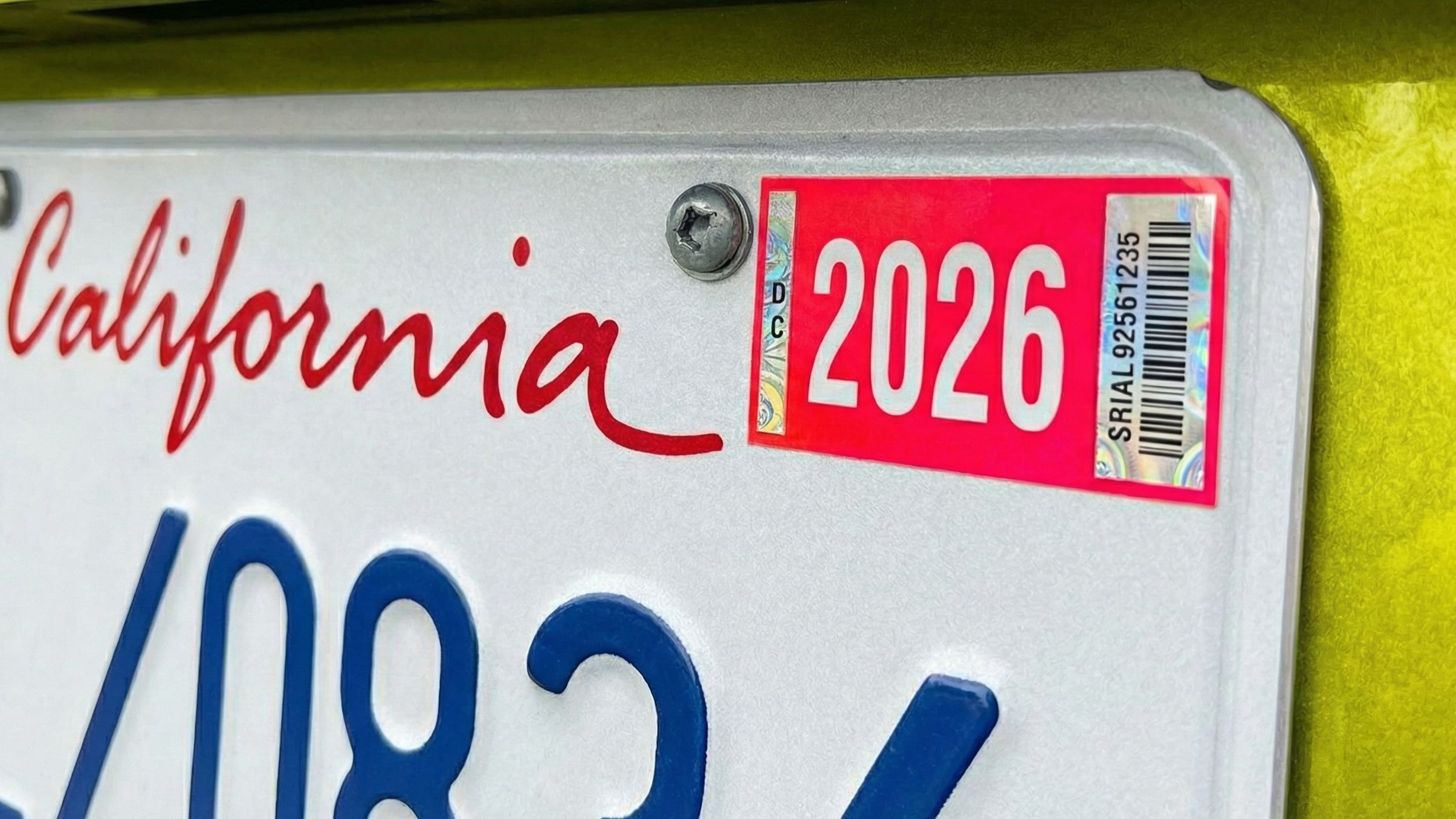 Cómo puedo renovar la matrícula de mi auto en línea