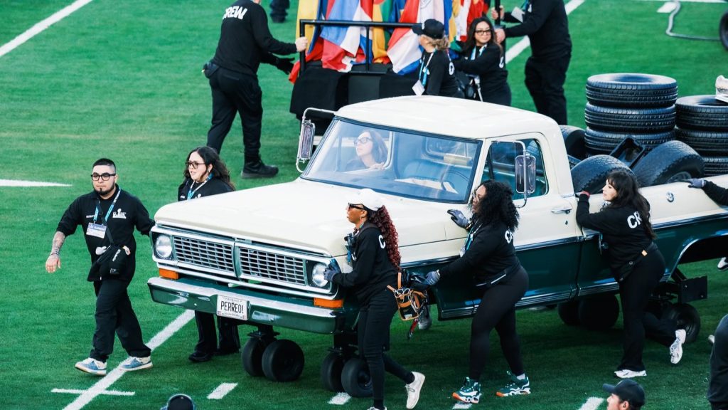 La pickup de Bad Bunny: Todo sobre la Ford de 1968 del Super Bowl LX