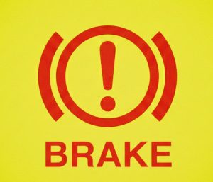 Qué significa BRAKE en un carro