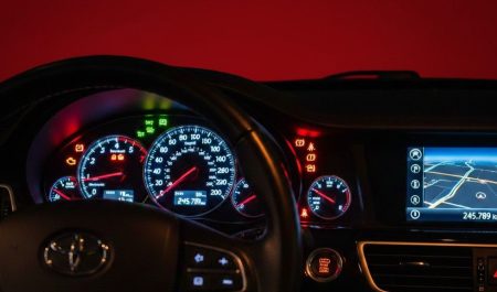 Qué significa la luz del tablero y cuándo es una emergencia real