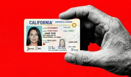 Renovación de licencia de conducir en el DMV de California en 2026